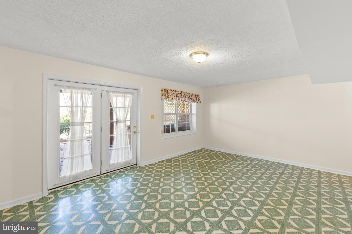 207 Cavalry Drive photo 37
