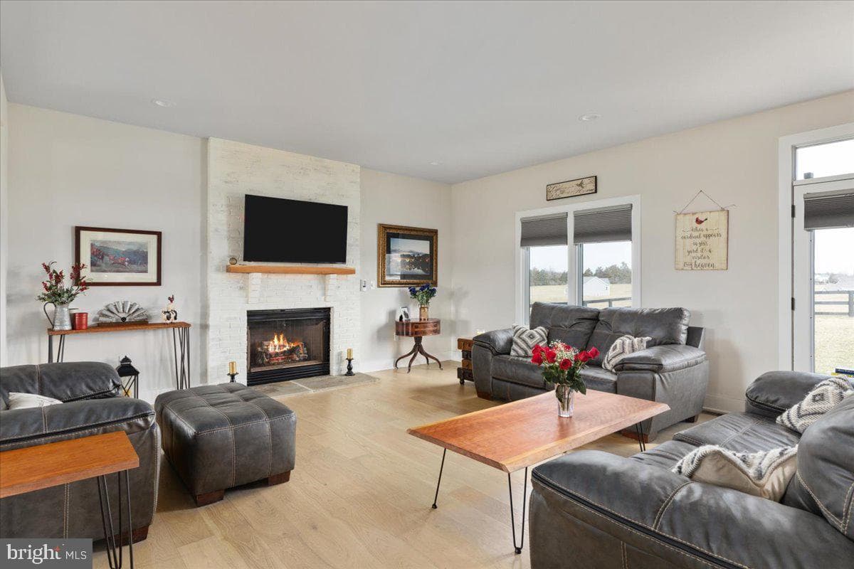 810 Huttle Road photo 14