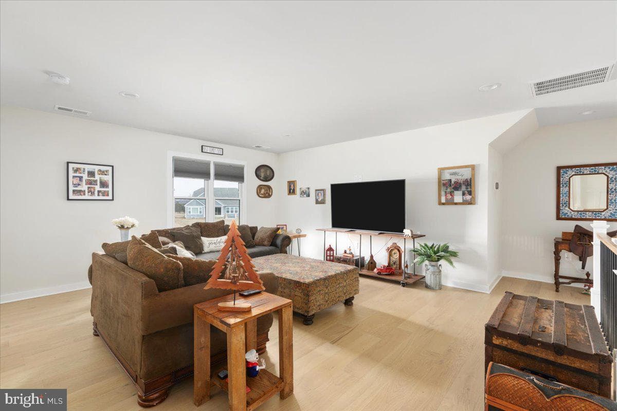 810 Huttle Road photo 33