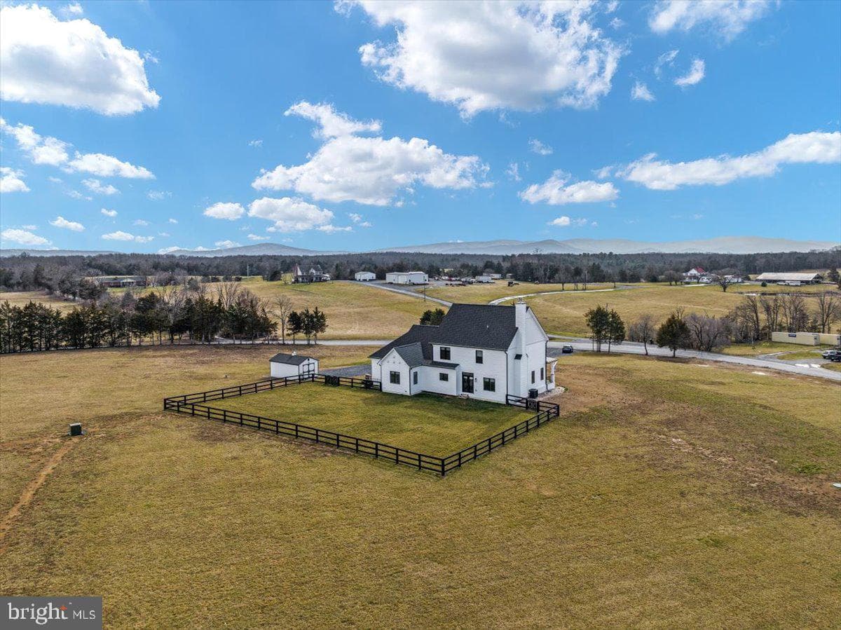 810 Huttle Road photo 46