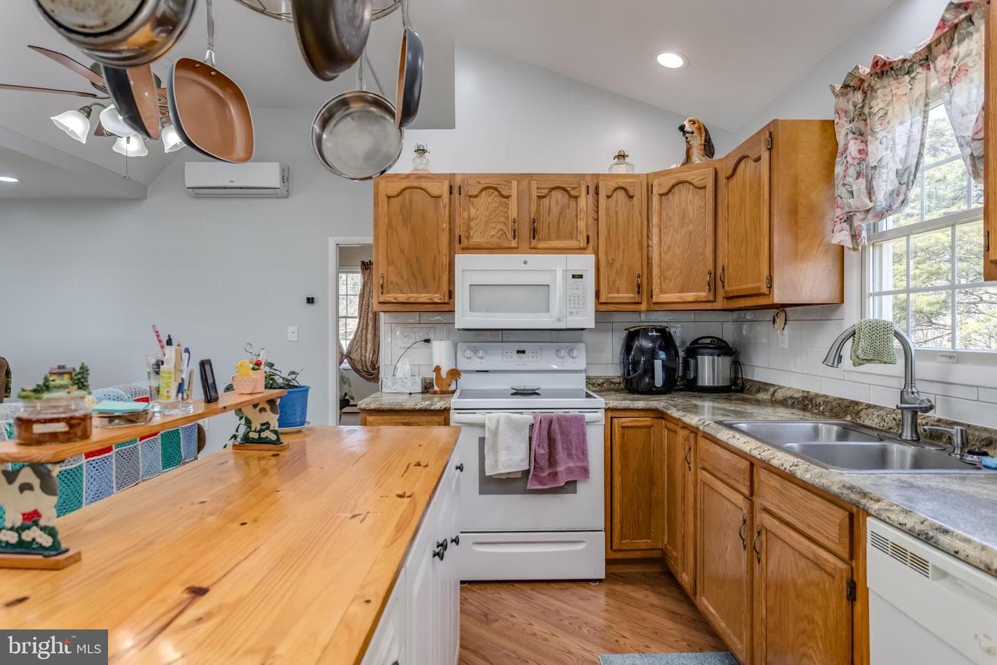 320 Adams Road photo 6