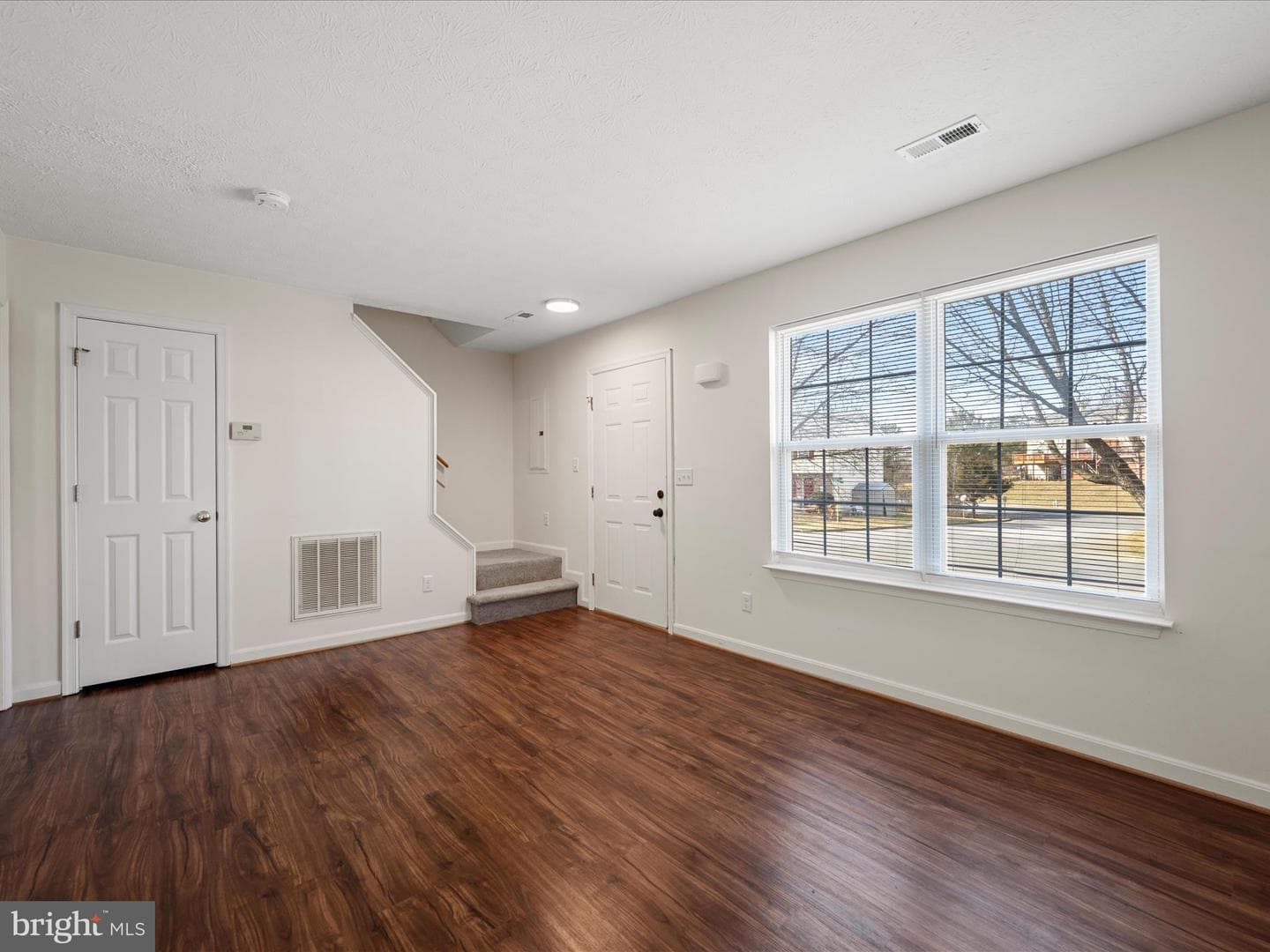 441 Ridgefield Avenue photo 5