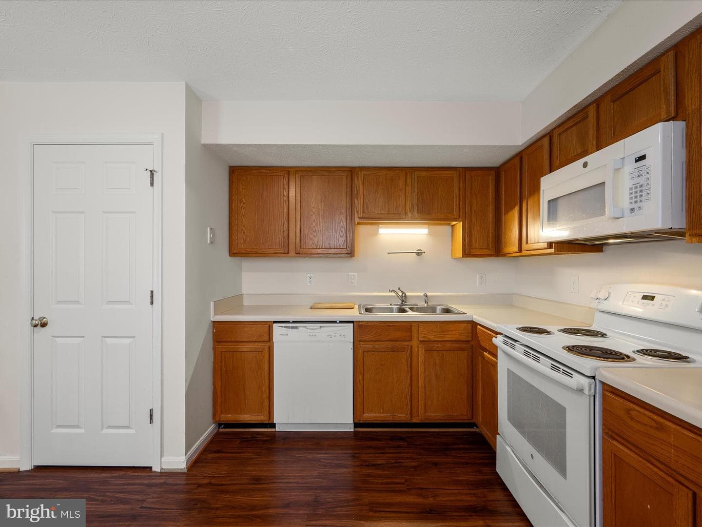 441 Ridgefield Avenue photo 9
