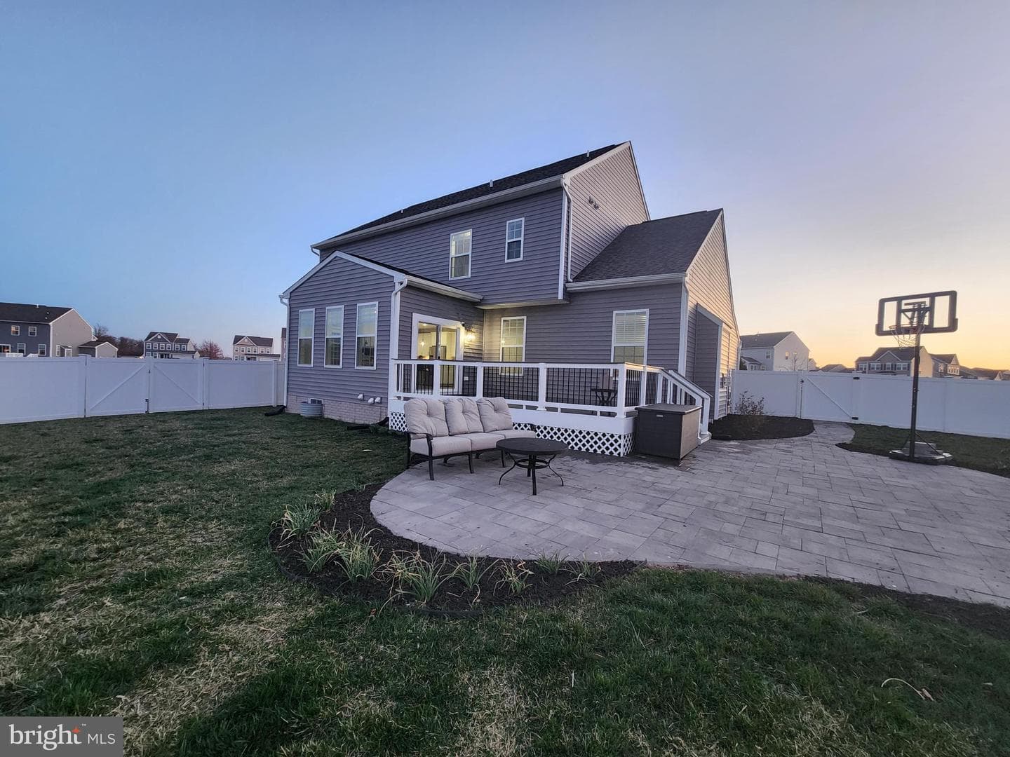 121 Sovereign Court photo 54