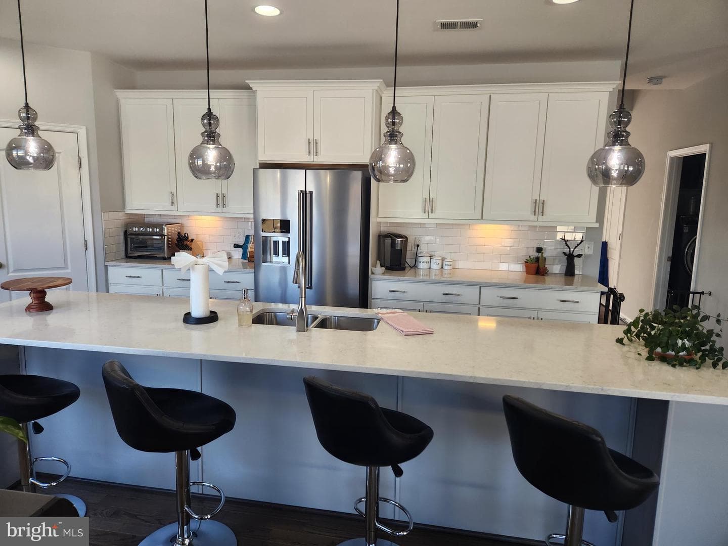 121 Sovereign Court photo 8