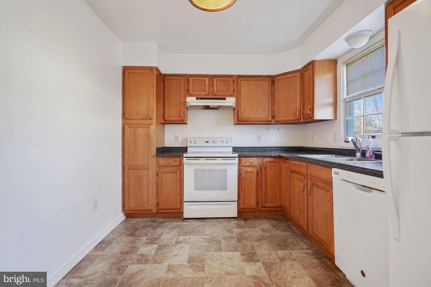 714 Emily Lane photo 5