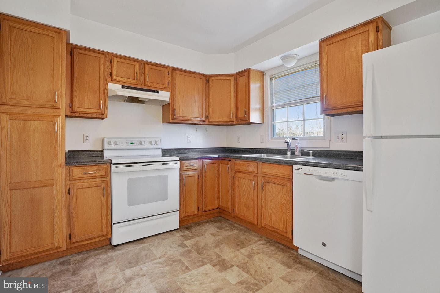714 Emily Lane photo 7