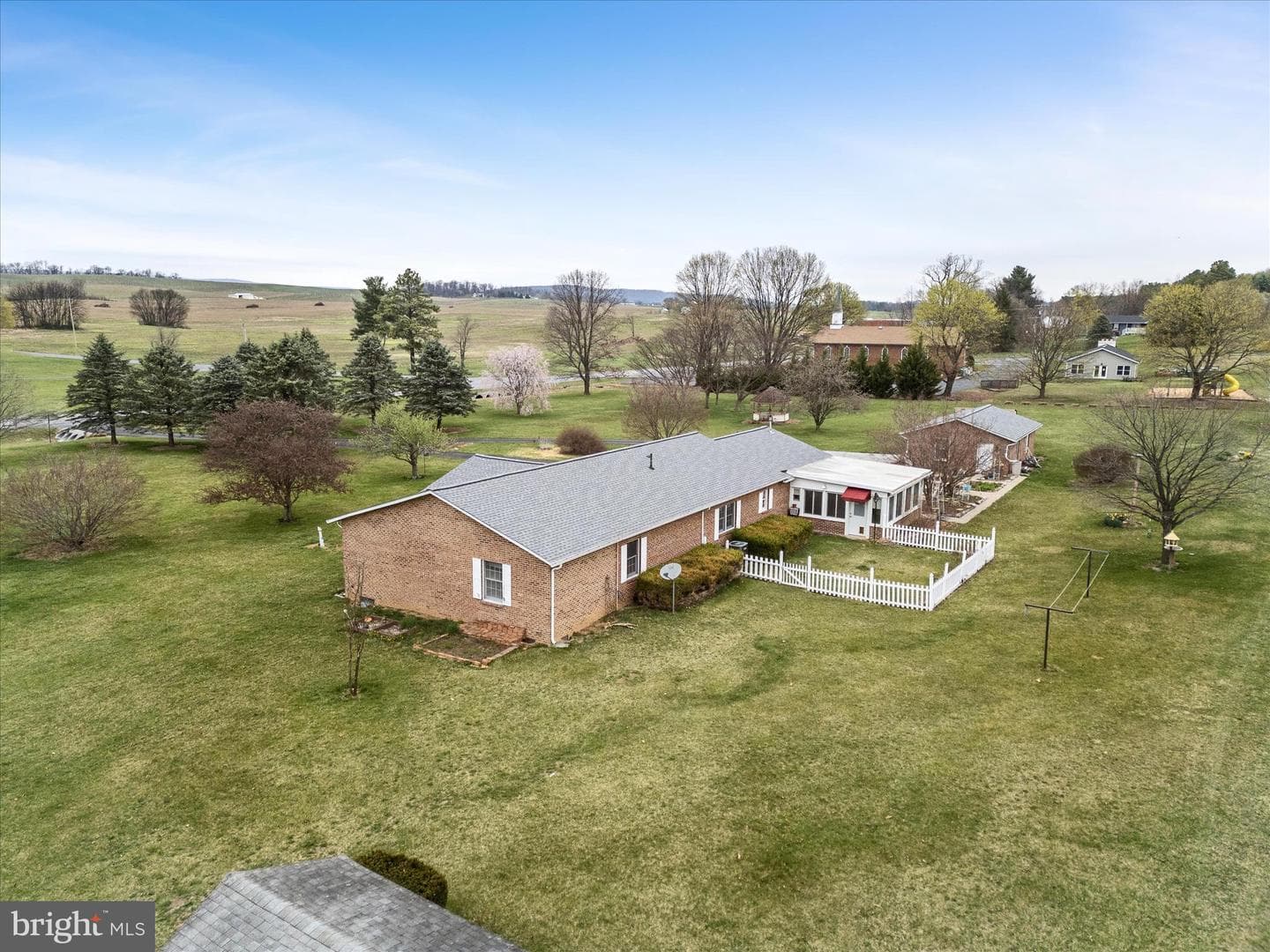 5321 Middle Road photo 11