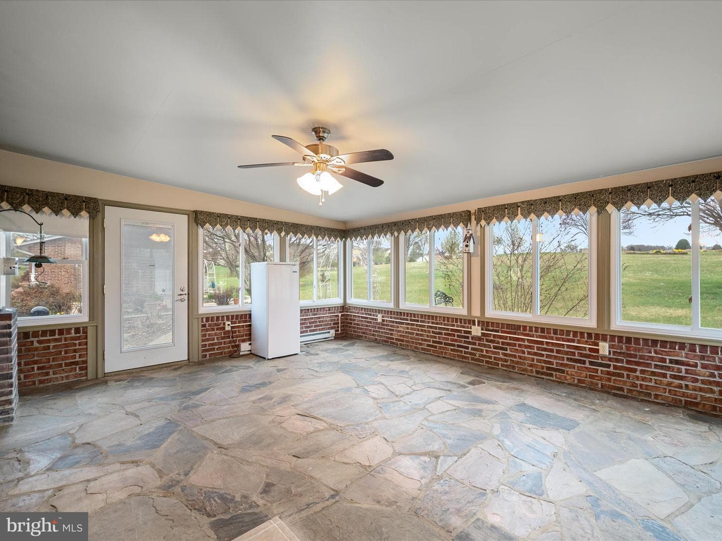 5321 Middle Road photo 15