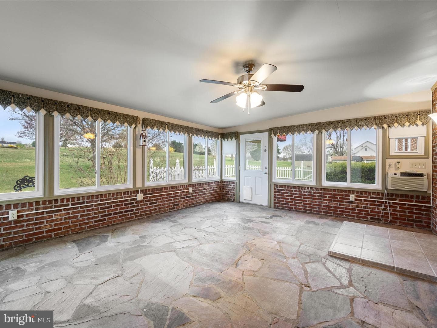 5321 Middle Road photo 16