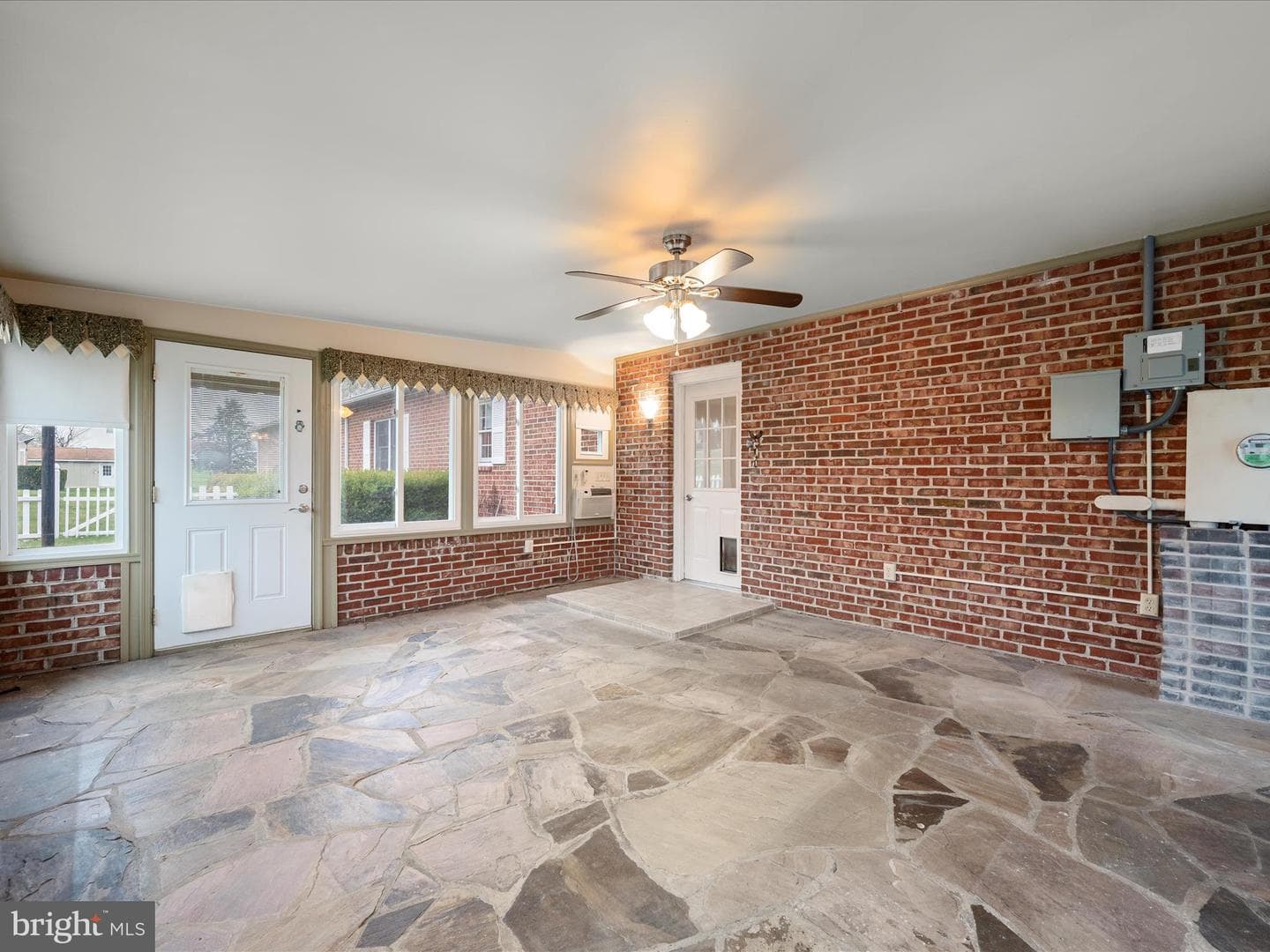 5321 Middle Road photo 17