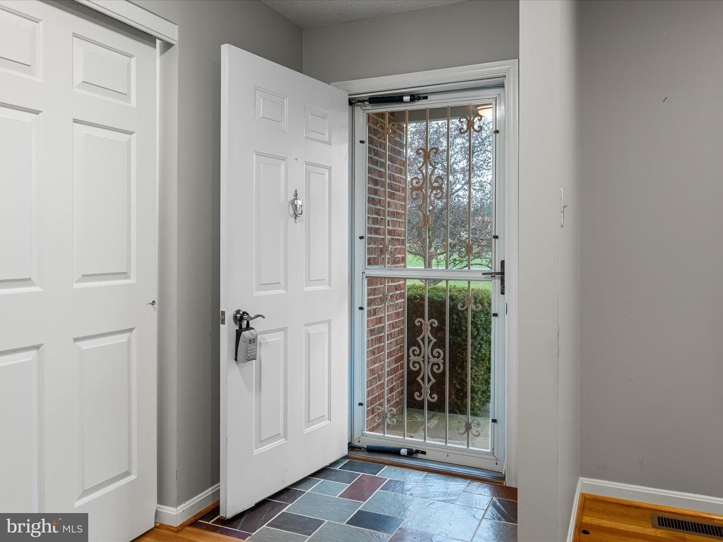 5321 Middle Road photo 18