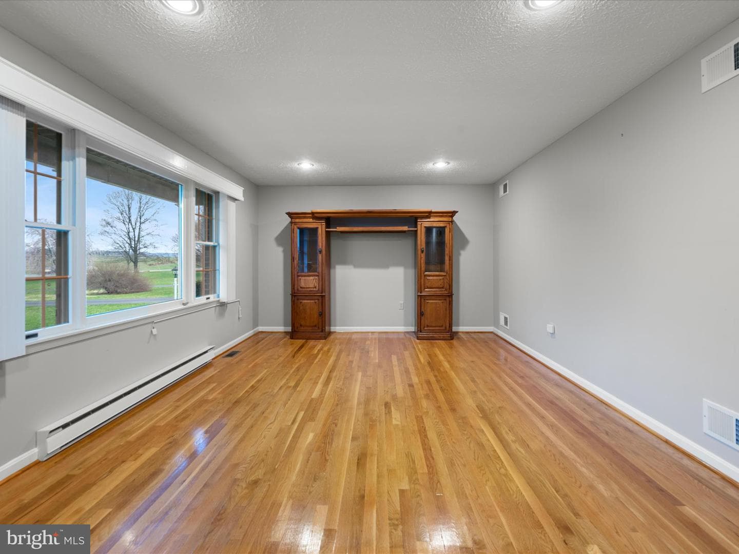 5321 Middle Road photo 19