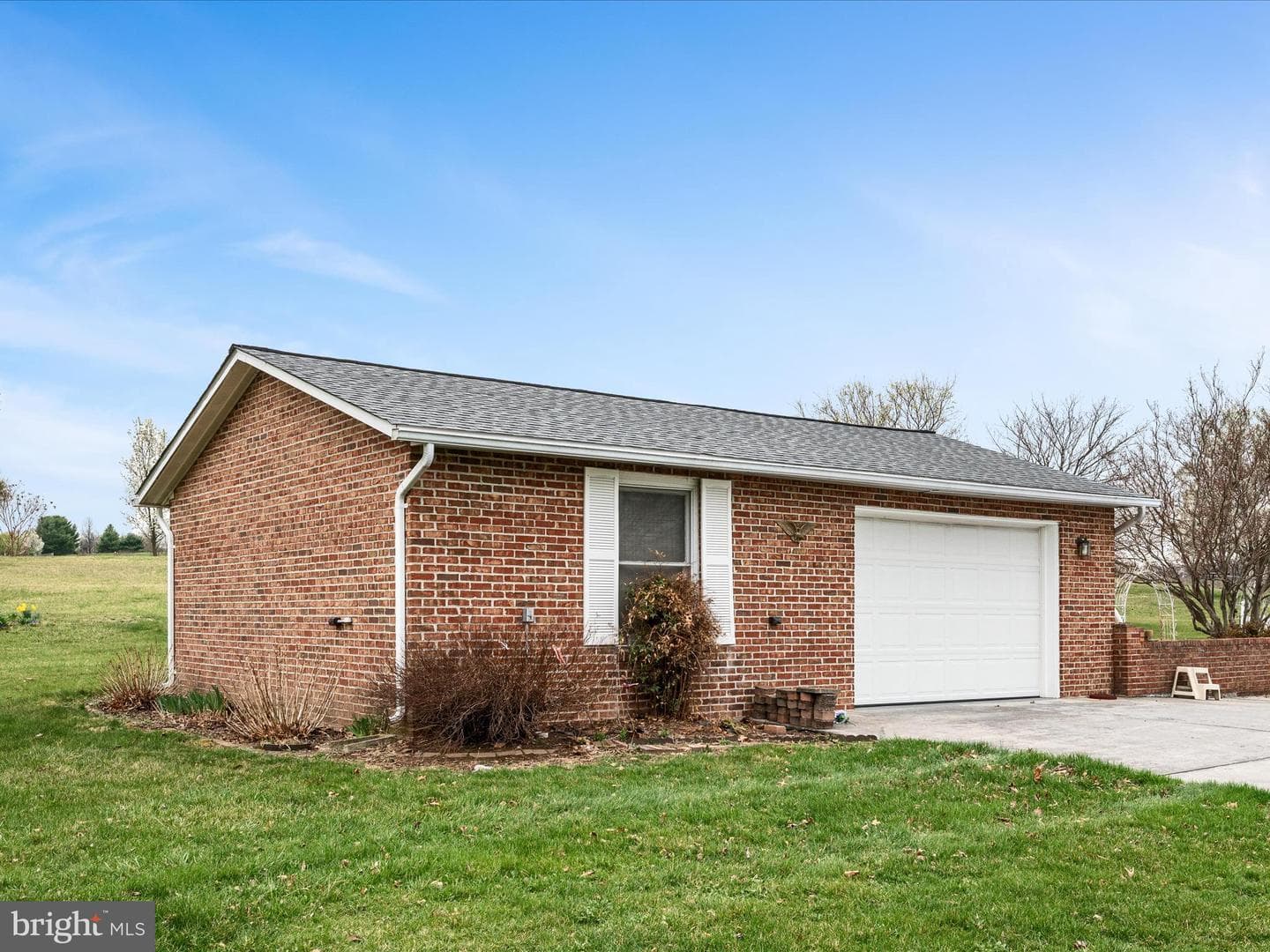 5321 Middle Road photo 2