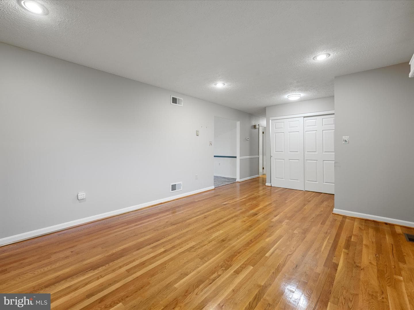 5321 Middle Road photo 21