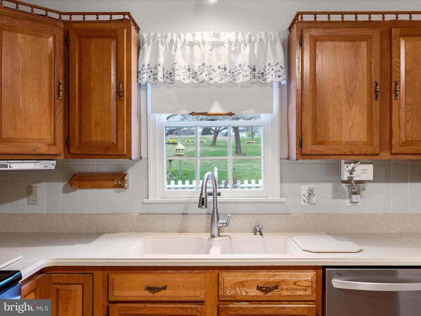 5321 Middle Road photo 27