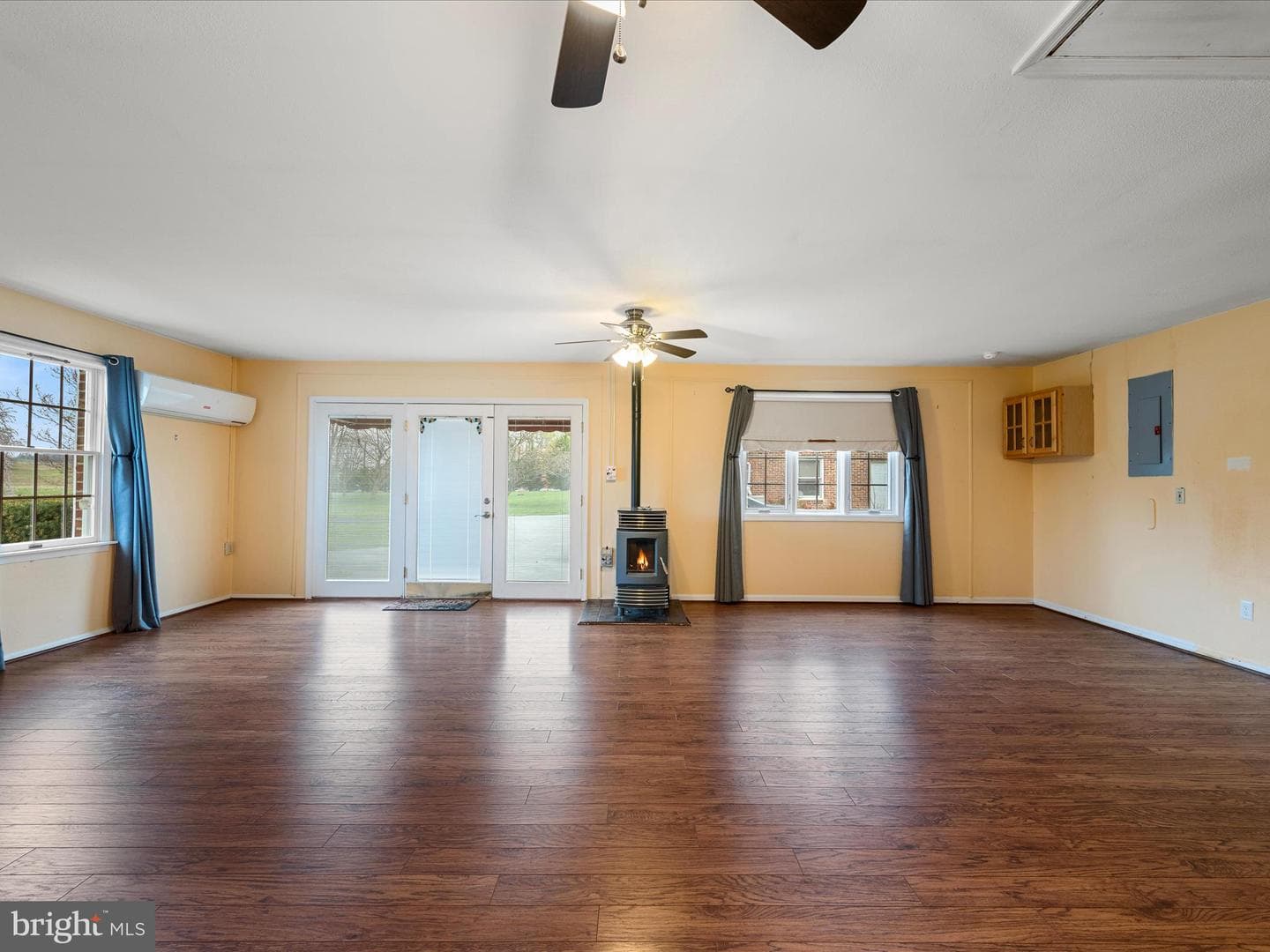 5321 Middle Road photo 29