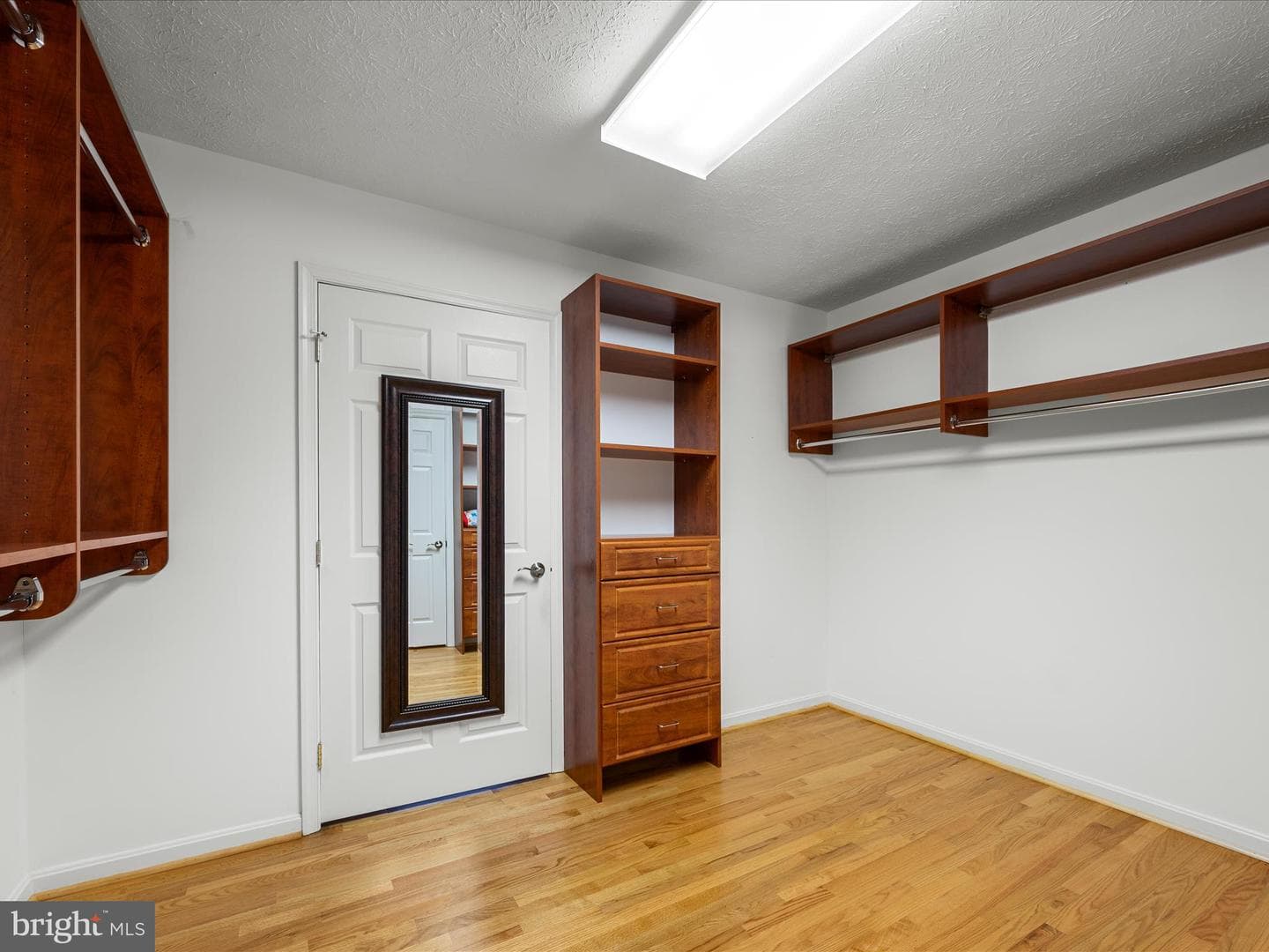 5321 Middle Road photo 36