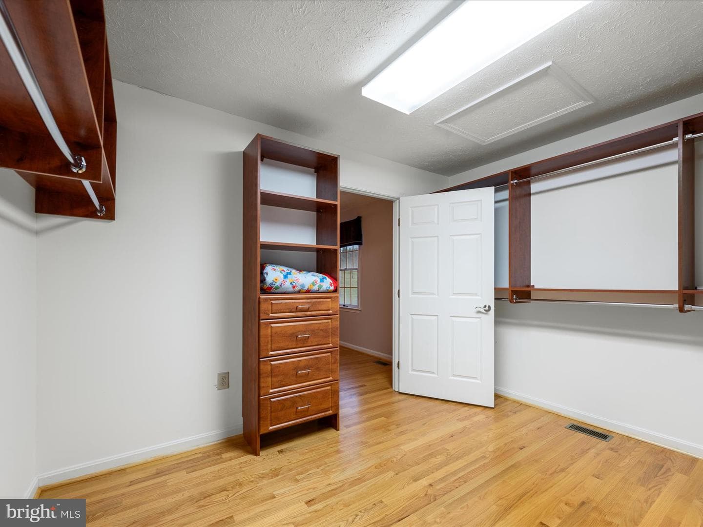 5321 Middle Road photo 37