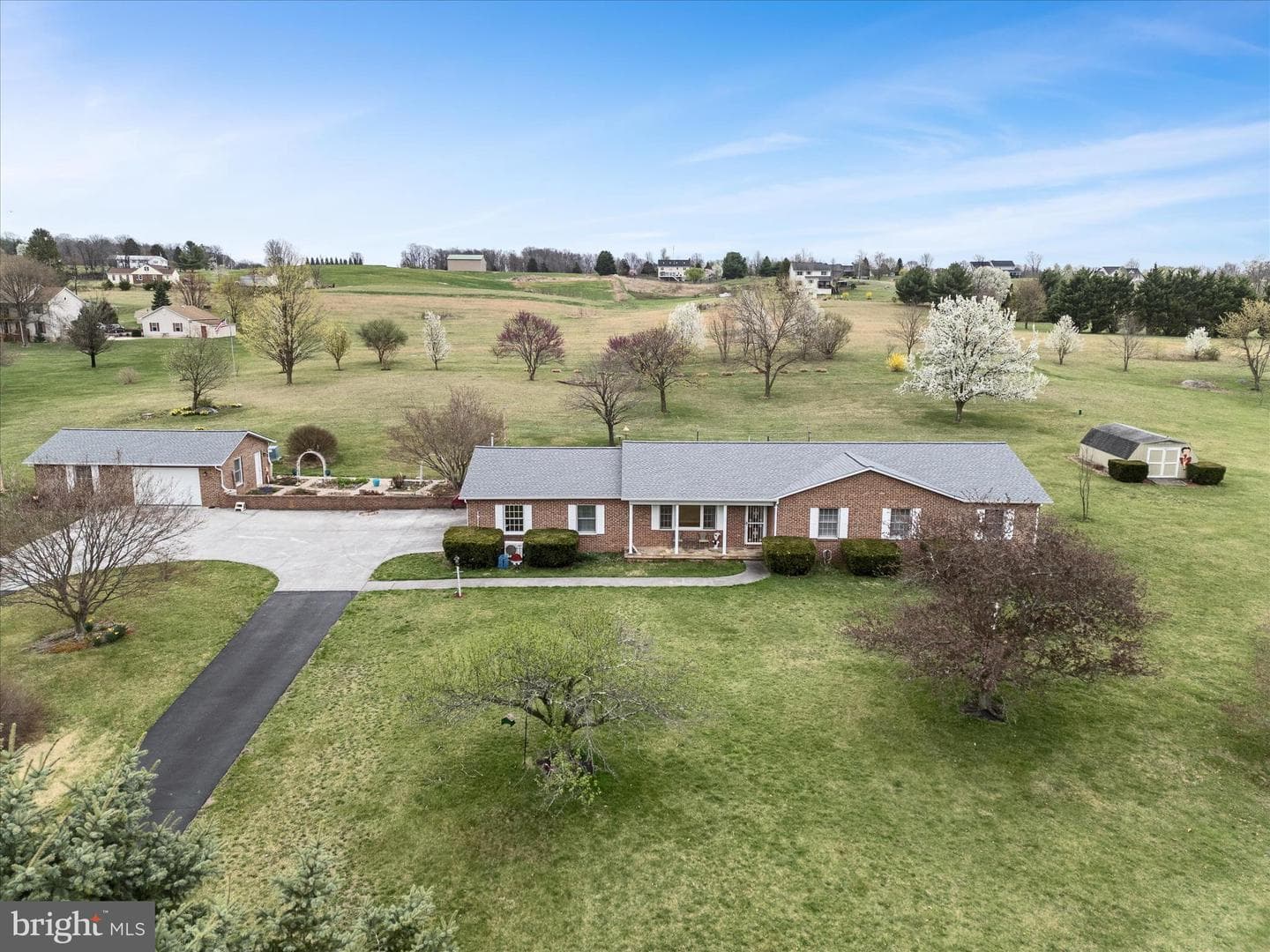 5321 Middle Road photo 4