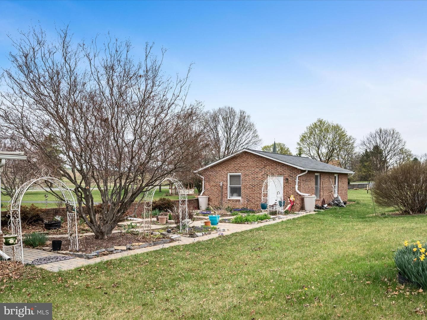 5321 Middle Road photo 46