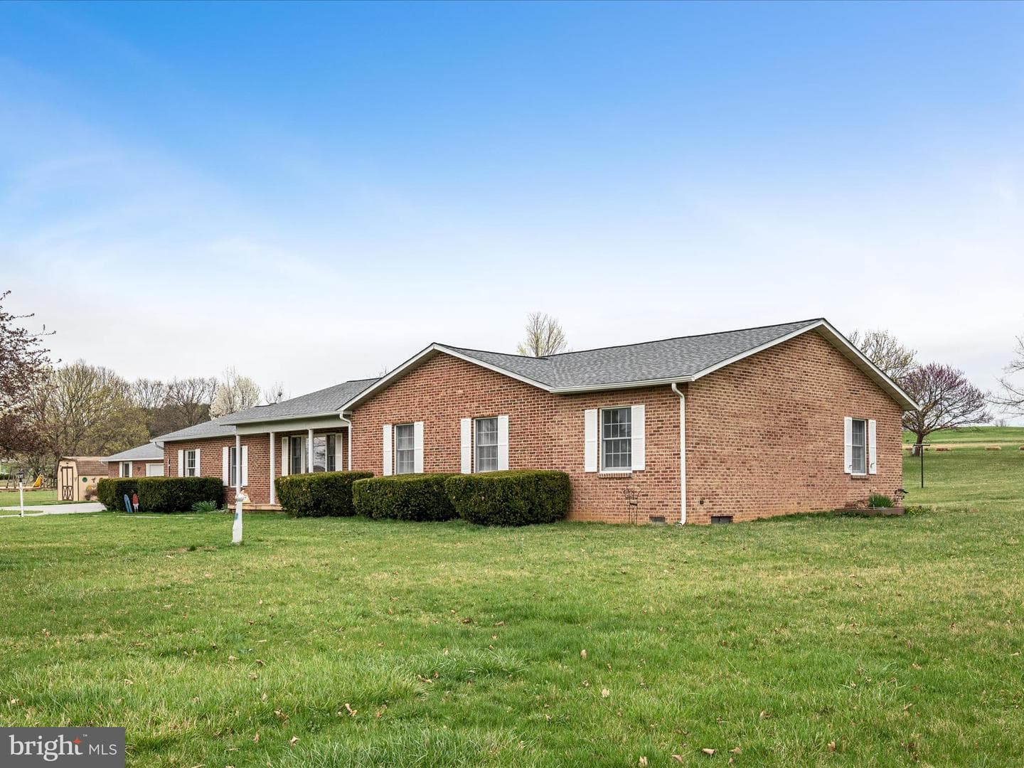 5321 Middle Road photo 49