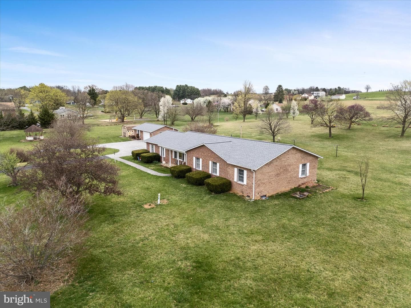 5321 Middle Road photo 58