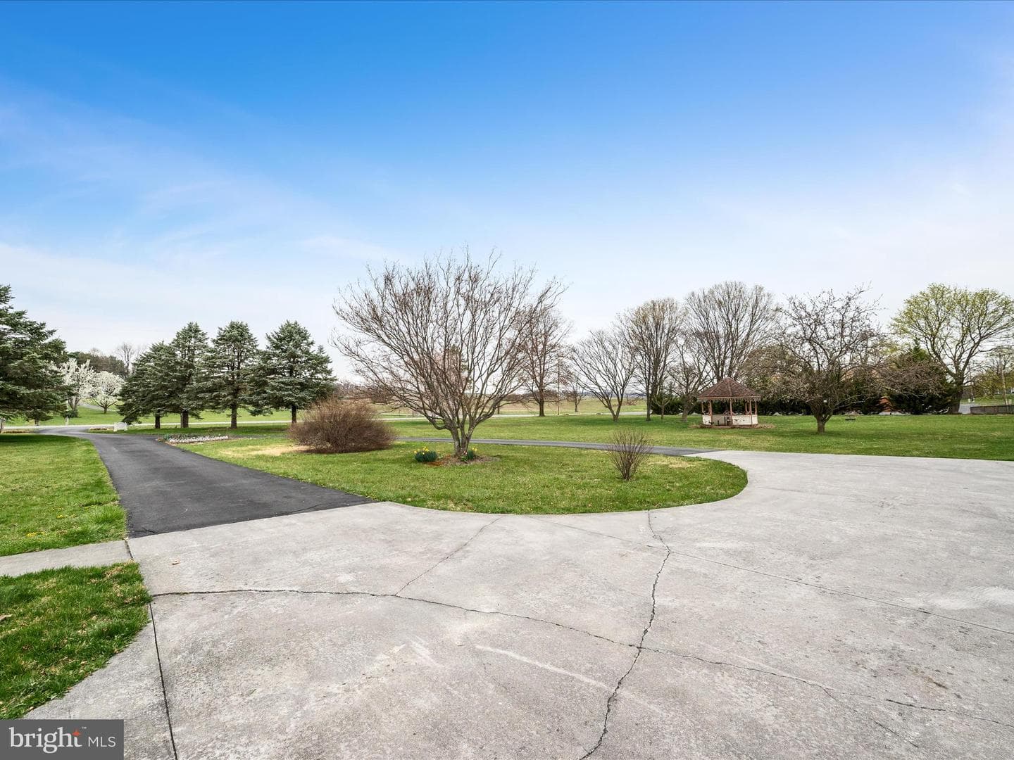 5321 Middle Road photo 60