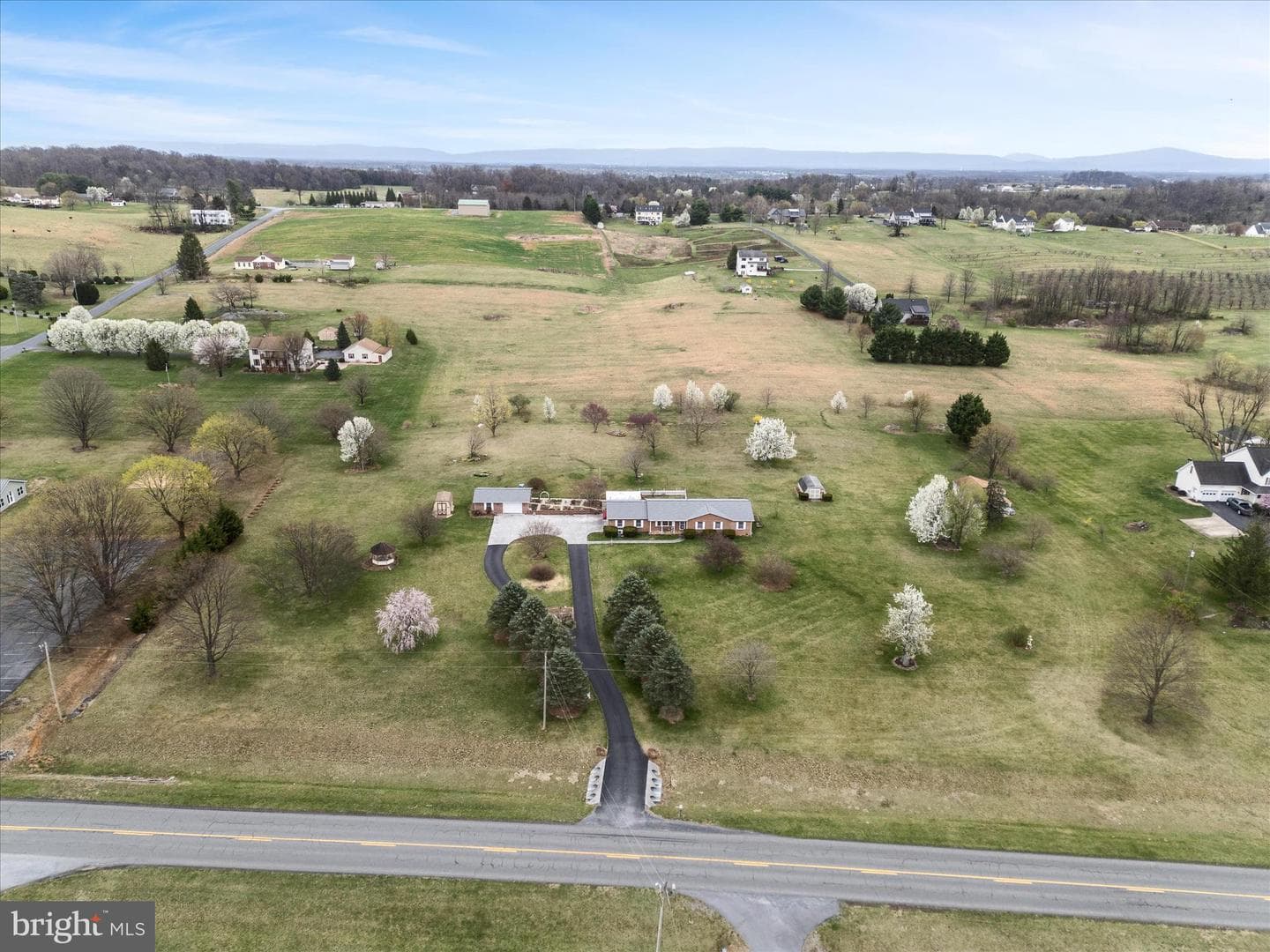 5321 Middle Road photo 63