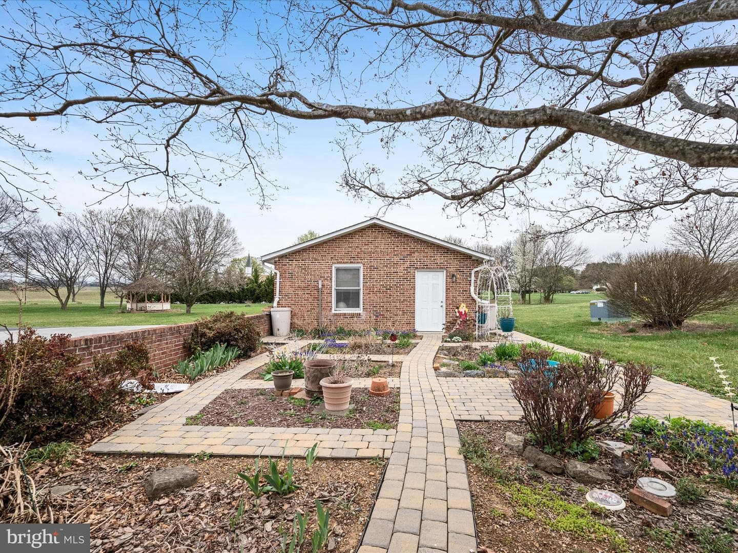 5321 Middle Road photo 8