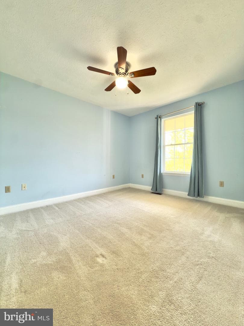 103 Charlton Road photo 32
