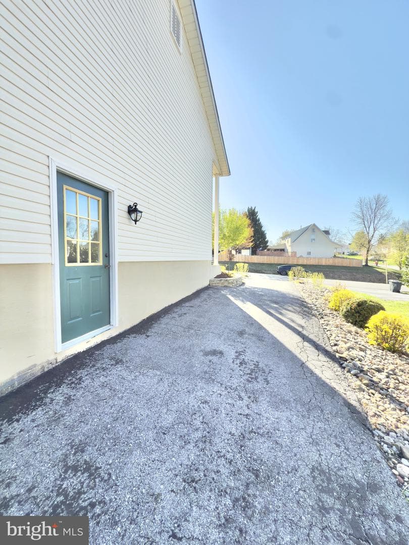 103 Charlton Road photo 4