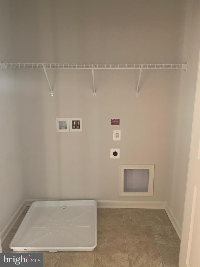210 Parkland Drive photo 24