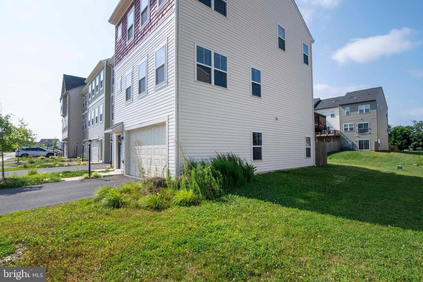 210 Parkland Drive photo 31