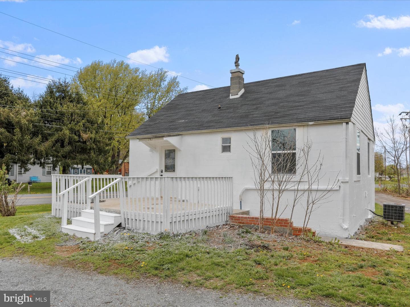 792 Fox Drive photo 2