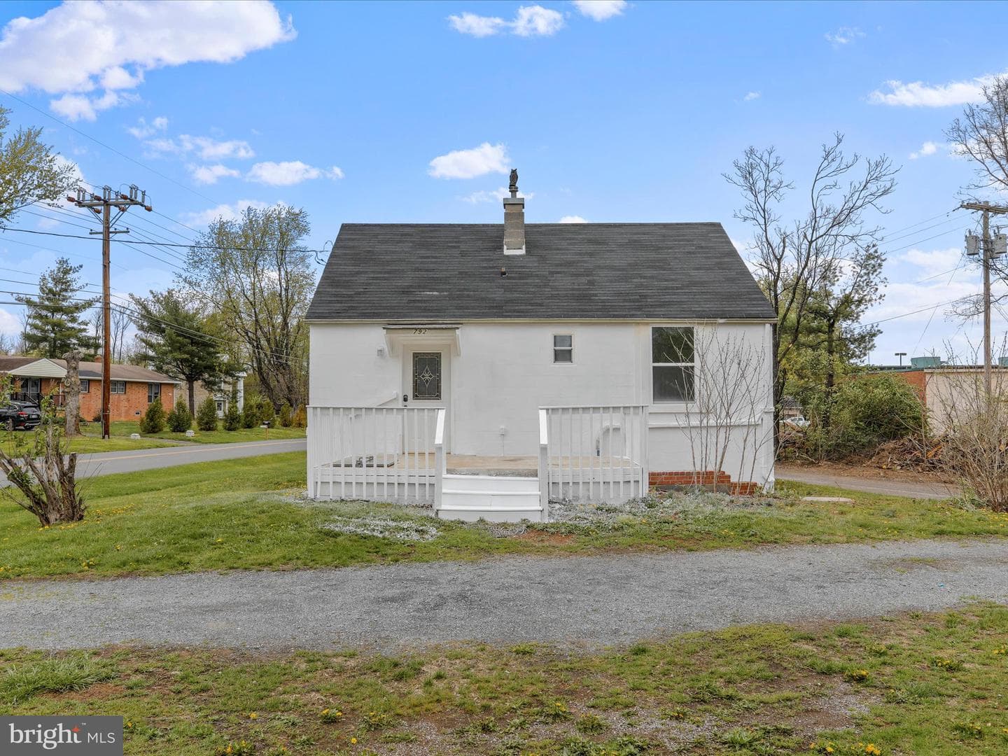 792 Fox Drive photo 3