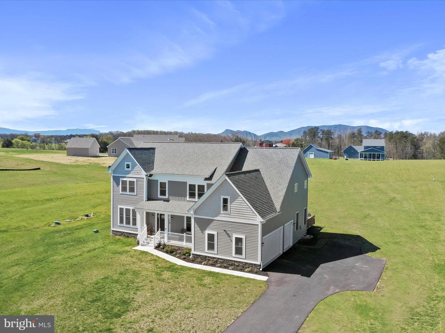 183 Garrison Court photo 7