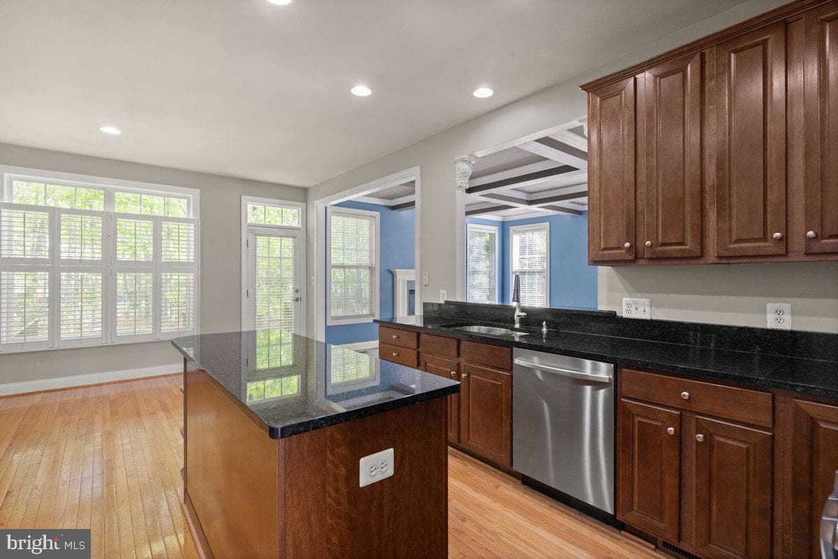 602 S Lakeview Drive photo 3
