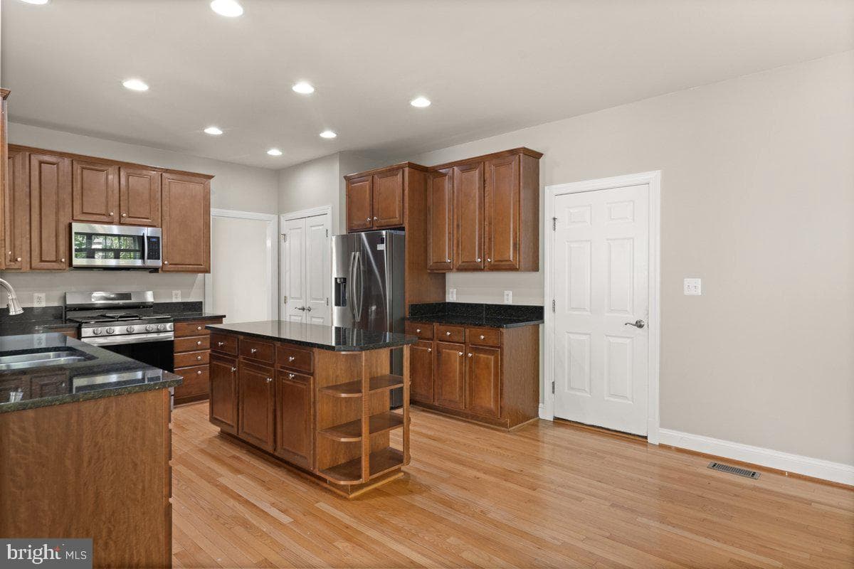 602 S Lakeview Drive photo 5