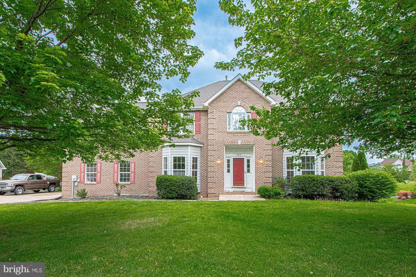 105 Fairfield Drive photo 2