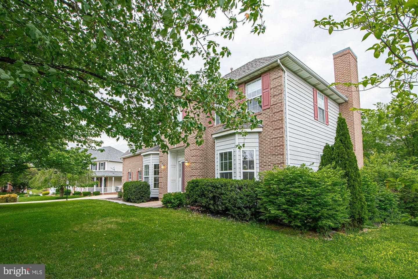 105 Fairfield Drive photo 3