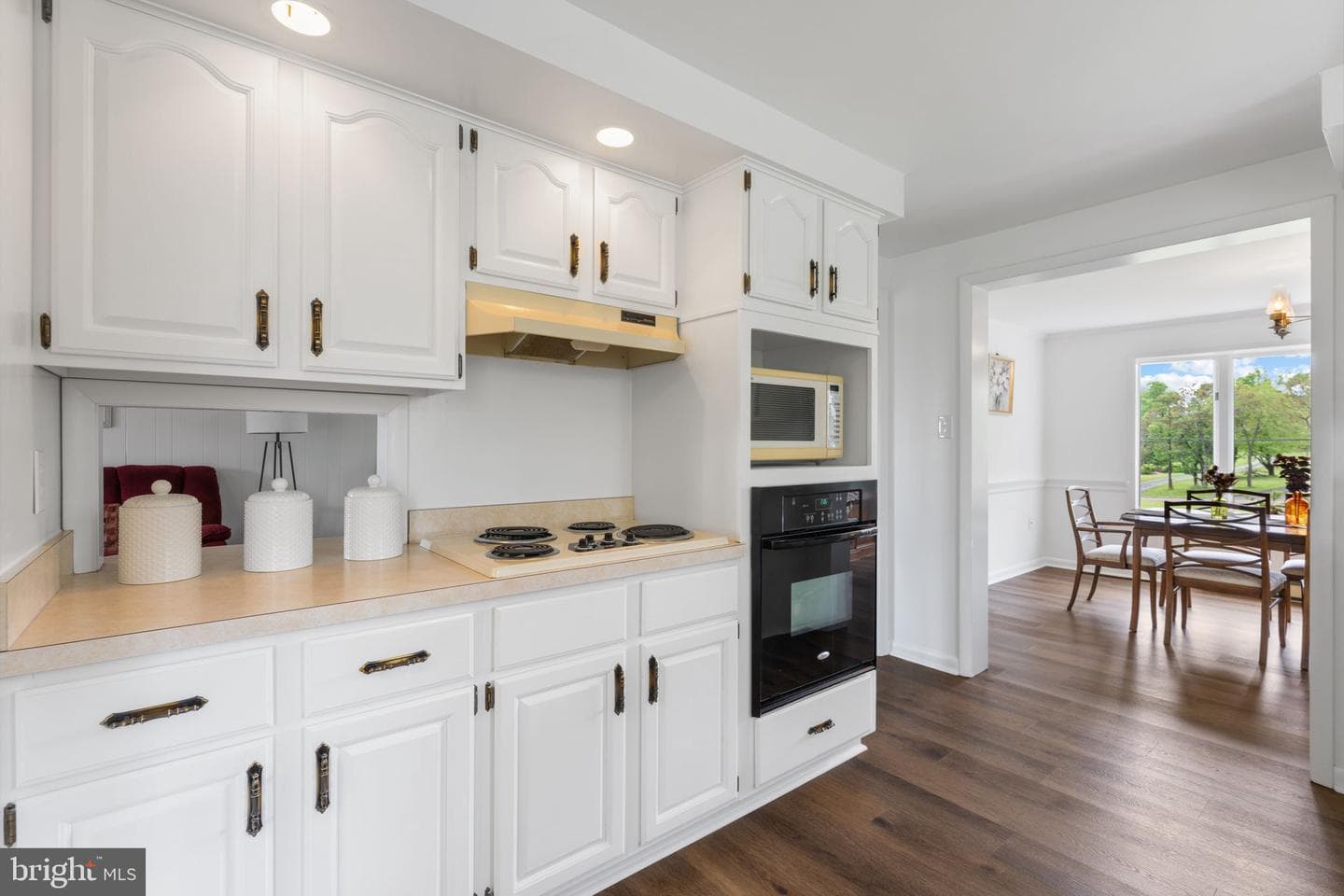 3296 Apple Pie Ridge Road photo 12