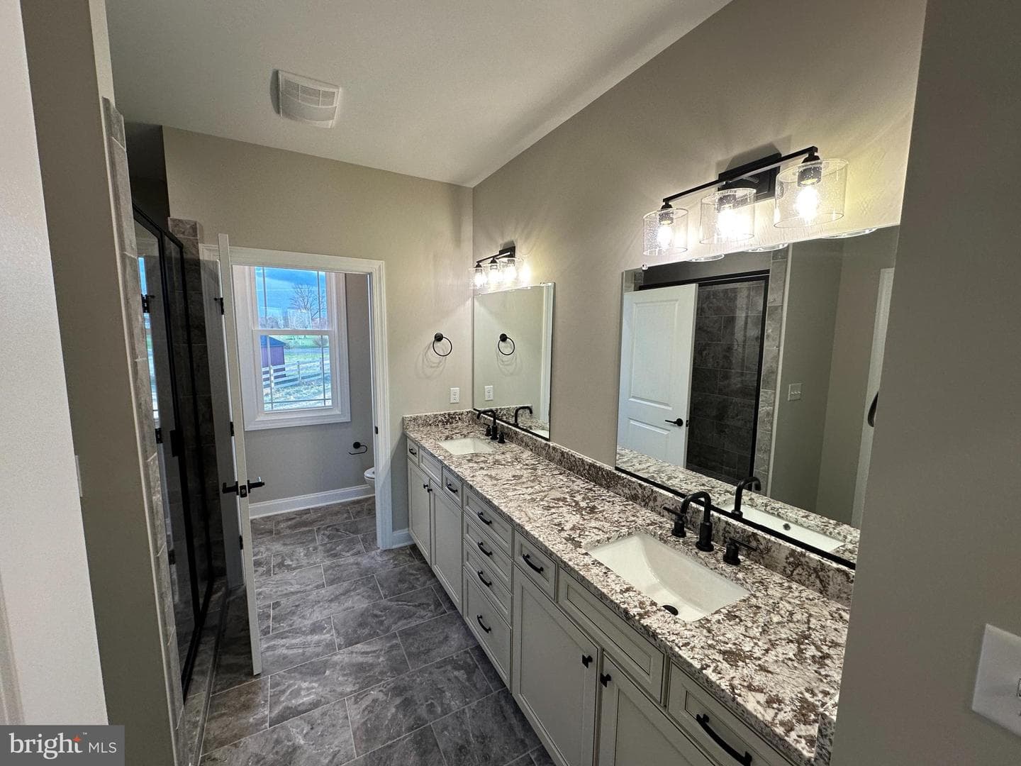 1005 Redbud Road photo 12