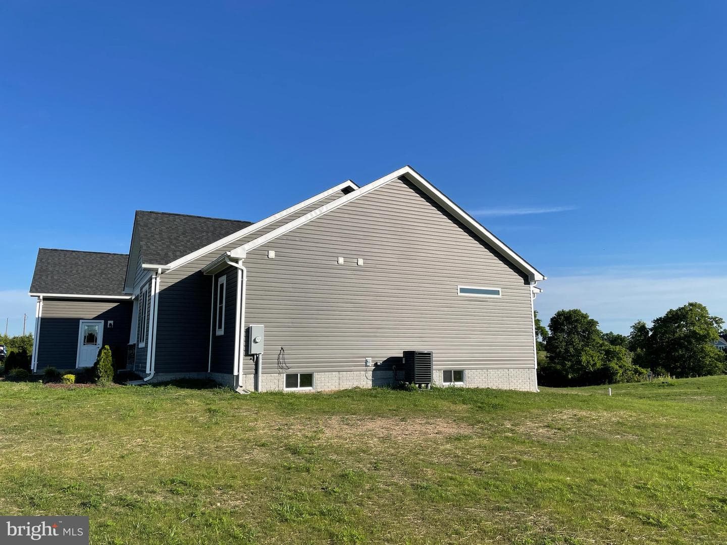 1005 Redbud Road photo 2