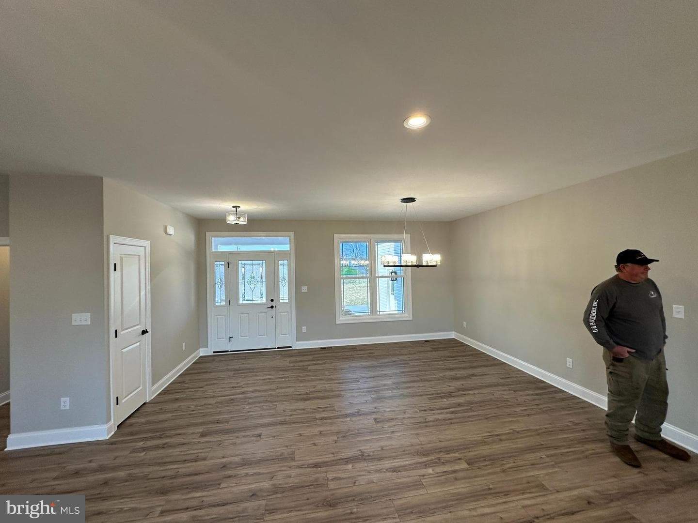 1005 Redbud Road photo 5