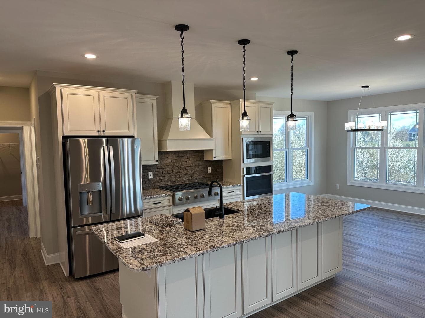 1005 Redbud Road photo 8