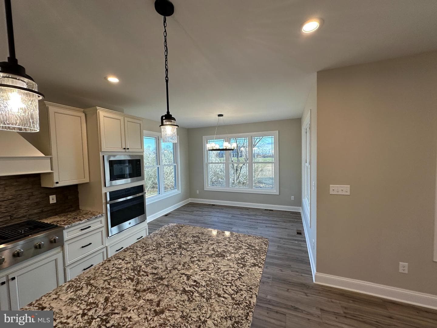 1005 Redbud Road photo 9