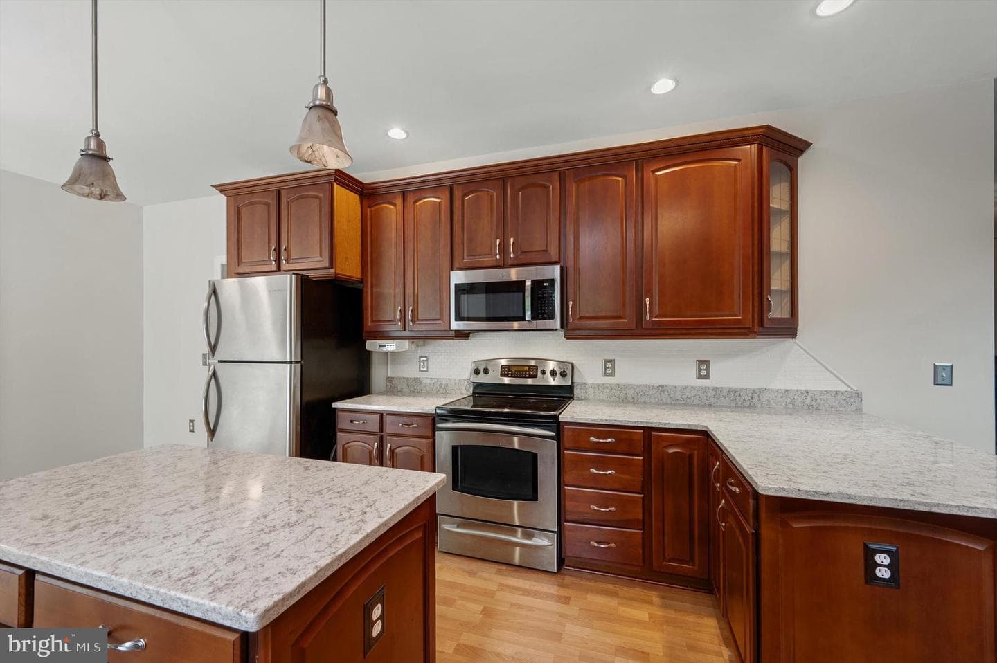 232 Devland Drive photo 20