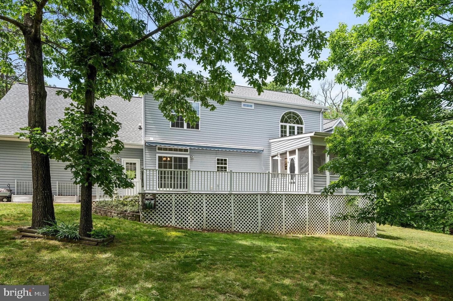 232 Devland Drive photo 52