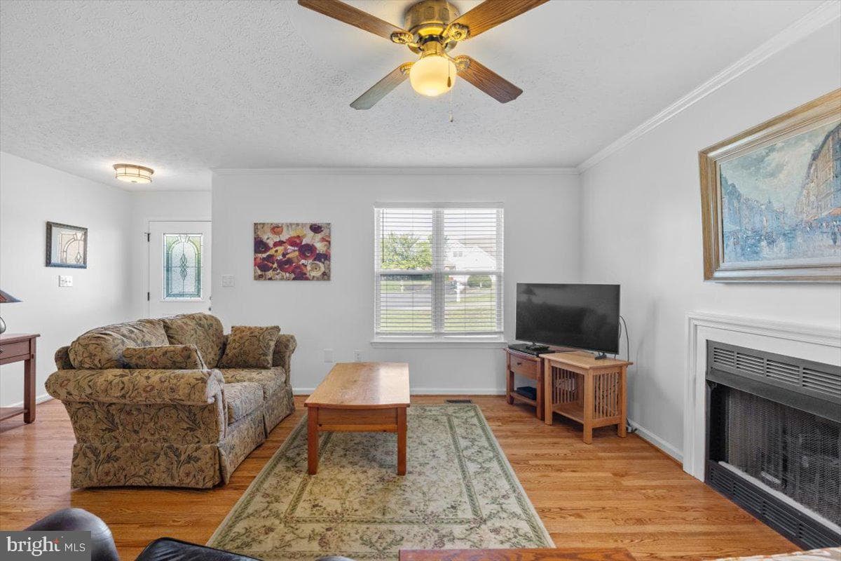 116 Ware Place photo 3